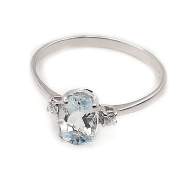 Anello con acquamarina e diamanti